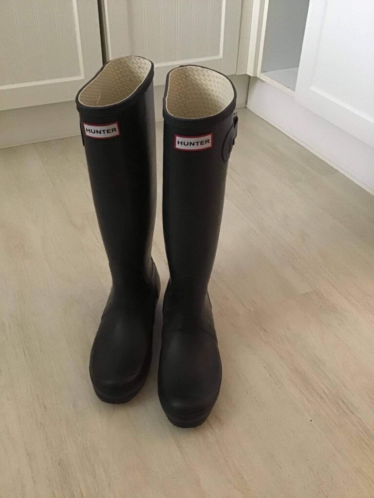 black hunter wellies size 6